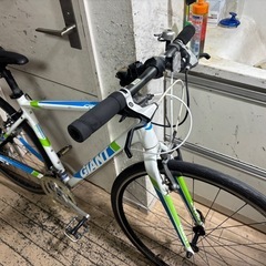 GIANT　CROSTER クロスバイク ホワイト/ブルー/グリーン の画像
