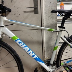 GIANT　CROSTER クロスバイク ホワイト/ブルー/グリーン の画像