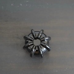 ビンテージ黒ガラス蝋燭立ての画像