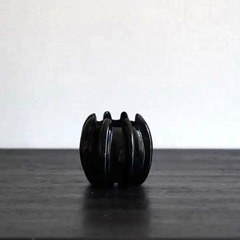 ビンテージ黒ガラス蝋燭立ての画像