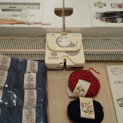 編み機あみむめもと毛糸のセットの画像