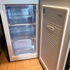 IRIS OHYAMA ノンフロン冷凍庫 60L 2023年製中古美品の画像