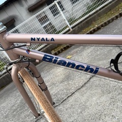 稀少アルミフレーム　Bianchi クロスバイク 700C ピンク
の画像