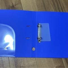 【未使用・美品】A4 2リング穴　ファイル　青の画像