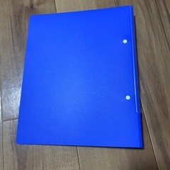【未使用・美品】A4 2リング穴　ファイル　青の画像