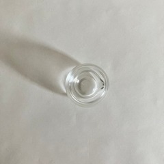 注ぎ口付きガラス小容器の画像