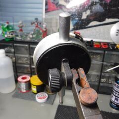 尾崎製作所のマイクロゲージとスタンドのセットの画像