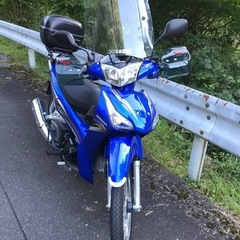 HONDA WAVE125iメットイン風防仕様の画像