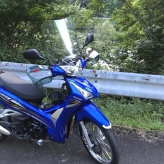 HONDA WAVE125iメットイン風防仕様の画像