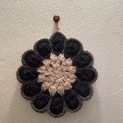 編んだお花の画像