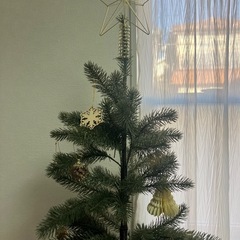【募集中】【12月26日以降お渡し予定】IKEA クリスマスツリー　150センチ　オーナメント付き🎄　の画像