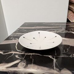 食器多数の画像