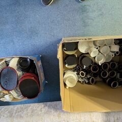 食器多数の画像