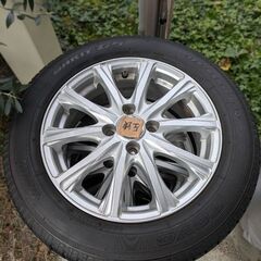 スタッドレスタイヤ　ホイール付きの画像