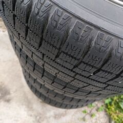 スタッドレスタイヤ　ホイール付きの画像