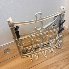 【未使用】物干しハンガー/36ピンチ
の画像