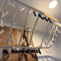 【未使用】物干しハンガー/36ピンチ
の画像