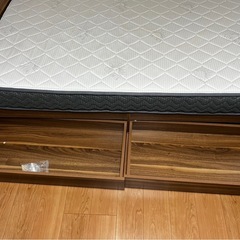 ダブルベットフレーム　収納・コンセント付きの画像