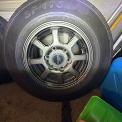 ハイエース　15インチ タイヤ・ホイールセットの画像