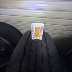 ハイエース　15インチ タイヤ・ホイールセットの画像