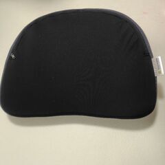 クッション2つ　GOOD MONDAYの画像