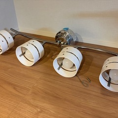 【無料】シーリングライト 4灯 スポットライト（電球付き）の画像
