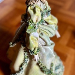 ロマンドール（粘土細工人形）置物　グリーン系の画像