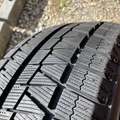 ブリヂストン205/55R16のスタッドレスタイヤ4本セットの画像