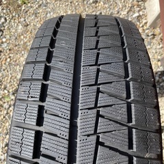 ブリヂストン205/55R16のスタッドレスタイヤ4本セットの画像