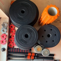 トレーニングベンチとダンベルセットの画像