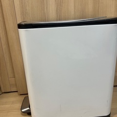 ペダル式開閉35Lゴミ箱の画像