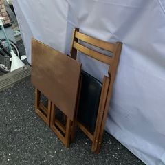 折りたたみテーブルイスセットの画像