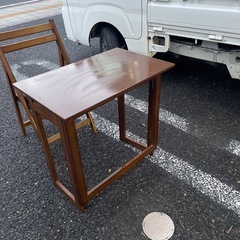 折りたたみテーブルイスセットの画像