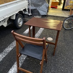 折りたたみテーブルイスセットの画像