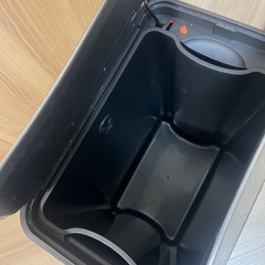 ペダル式開閉35Lゴミ箱の画像