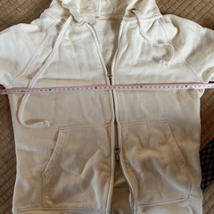 パーカー　レディース アイボリー　オフホワイト　S 　の画像