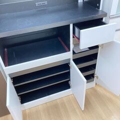 A-936【リユースのサカイ野々市店】ジモティ来店特価‼ 食器棚 木製 ホワイト クリーニング済みの画像