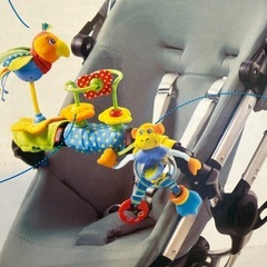 ベビーカーおもちゃの画像