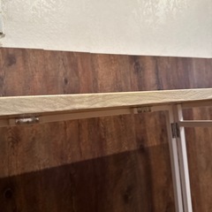 折りたためるテーブルの画像