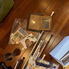 【差し上げます]ダイソー他、ウォールラックなどの画像