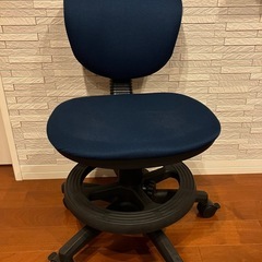 学習椅子の画像