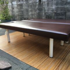 ②高田ベッドTakada 有孔マッサージベッド シンプル 診察 施術台 整体 鍼灸 整骨院 福祉施設の画像