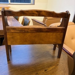 12/25まで店頭商品一部を除き半額クリスマスSALE!!開催中　サ2512-220 カリモク ヴィンテージ コロニアル スリッパラック キズ汚れ有りの画像