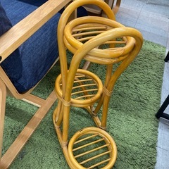 ラタンフラワースタンドの画像