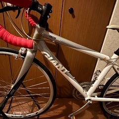 小柄な女性またはお子様用ロードバイクの画像