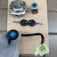 ホンダエイブ50 AC16用キーシリンダーセット新品の画像