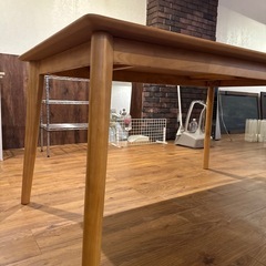 ダイニングテーブル の画像