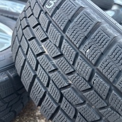215/65R16 スタッドレスタイヤ アルミ付き 4本セット フォレスターの画像