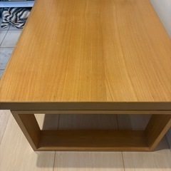 ダイニングテーブルの画像