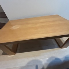 ダイニングテーブルの画像